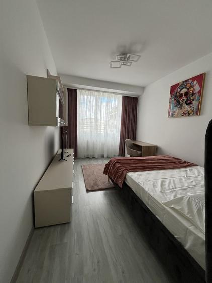 Garsonieră decomandată în Roșu