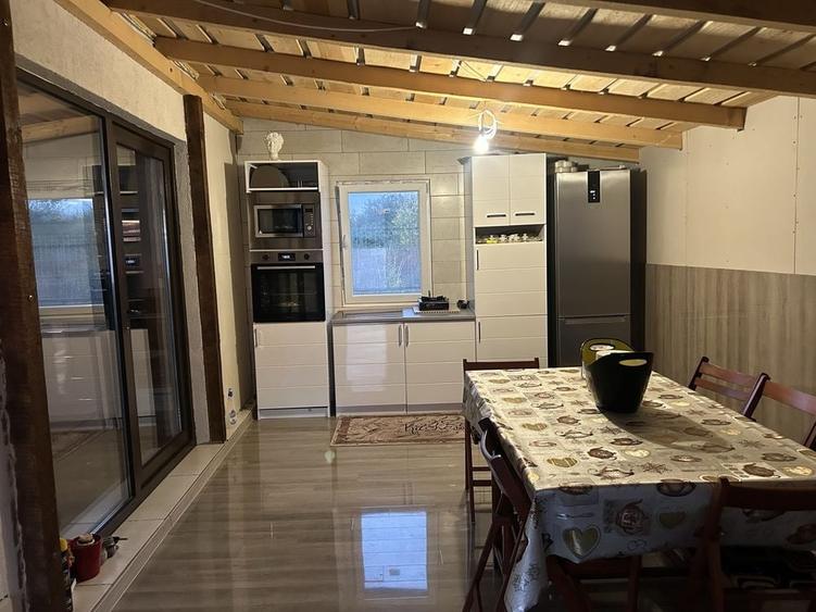 Casă cu 4 camere în Central