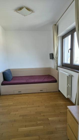 Apartament cu 2 camere decomandat în Podul de Fier