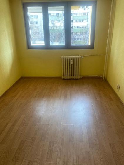 Apartament cu 4 camere decomandat în Chișinau