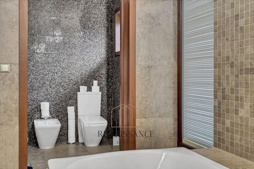 Casă individuală cu 14 camere cu Piscina în Plopi