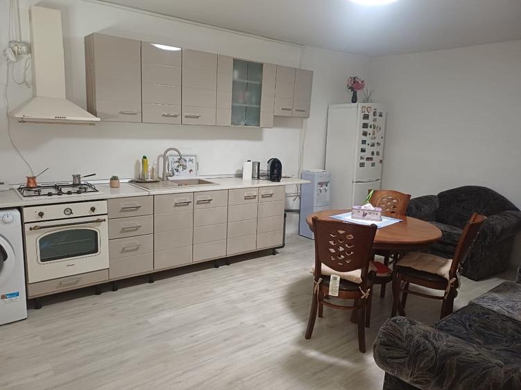 Casă cu 3 camere cu Teren 250 Mp în Central
