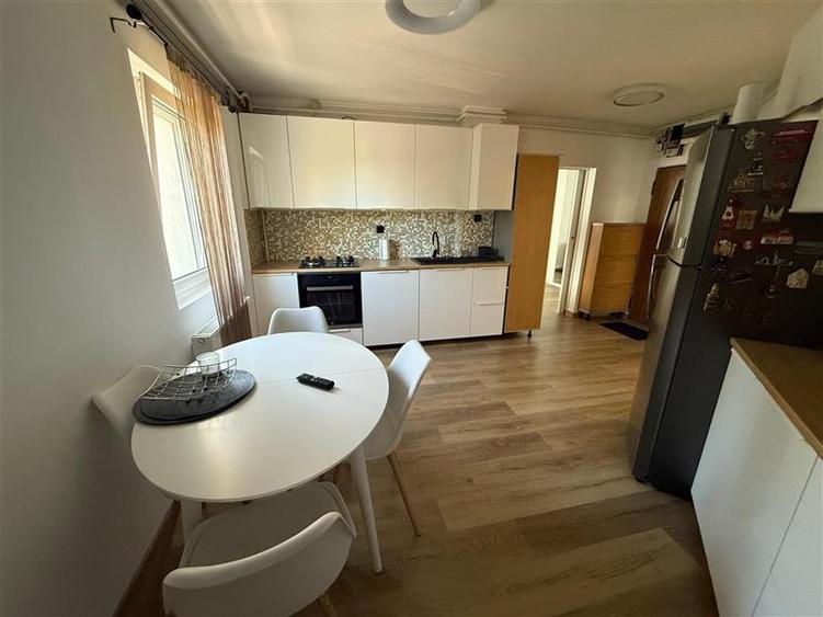 Apartament cu 2 camere decomandat în Griviței