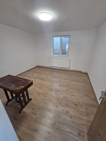 Casă cu 3 camere în Unirii