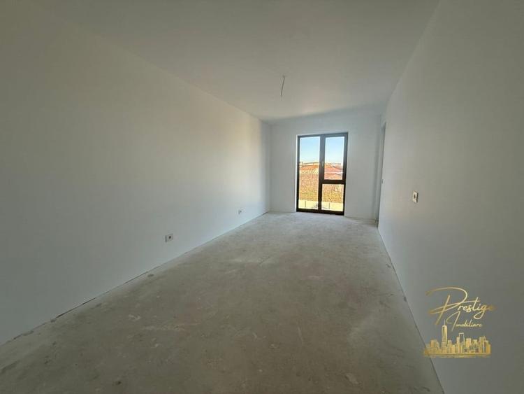 Duplex cu 4 camere cu Canalizare în Nufărul