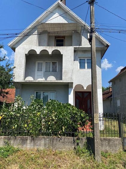 Casă individuală cu 4 camere cu Teren 1440 Mp în Certeze