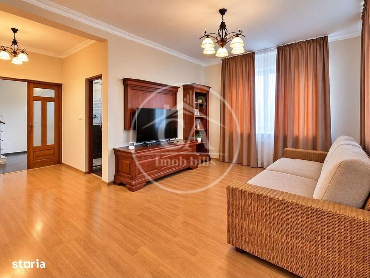 Apartament cu 4 camere decomandat în Sânmartin