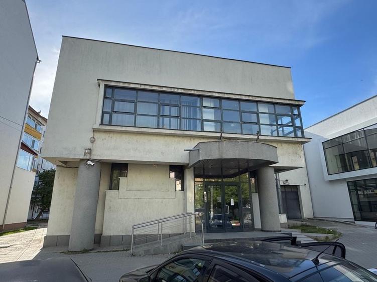 SPATIU COMERCIAL de inchiriat in Orasul TITU - 1