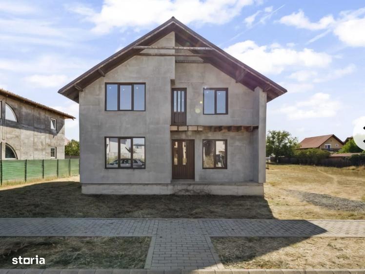 Casă cu 4 camere cu Teren 500 Mp în Șagu