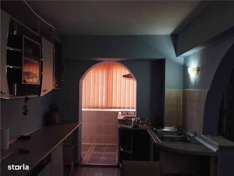Apartament cu 4 camere decomandat în Barna