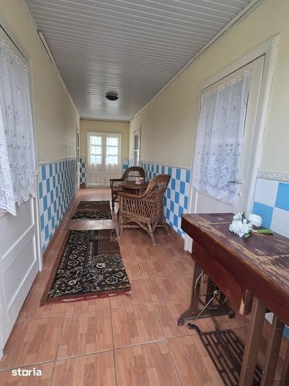 Casă cu 4 camere cu Teren 1500 Mp în Zamostea