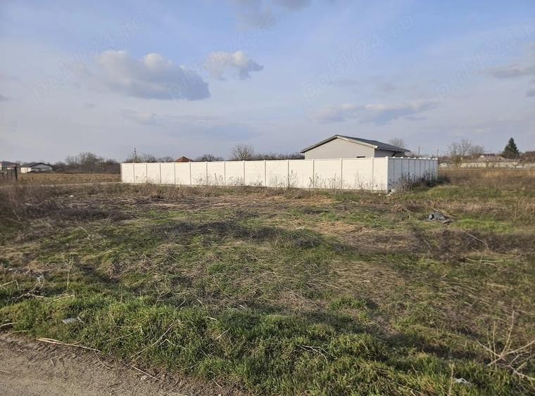 Teren de 500 mp, în Varlaam
