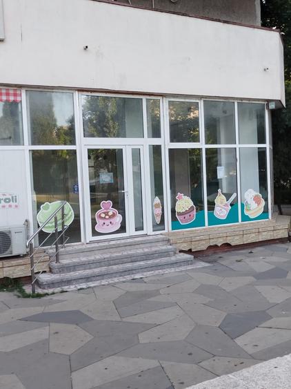 Spațiu comercial, de 83 mp, în Far