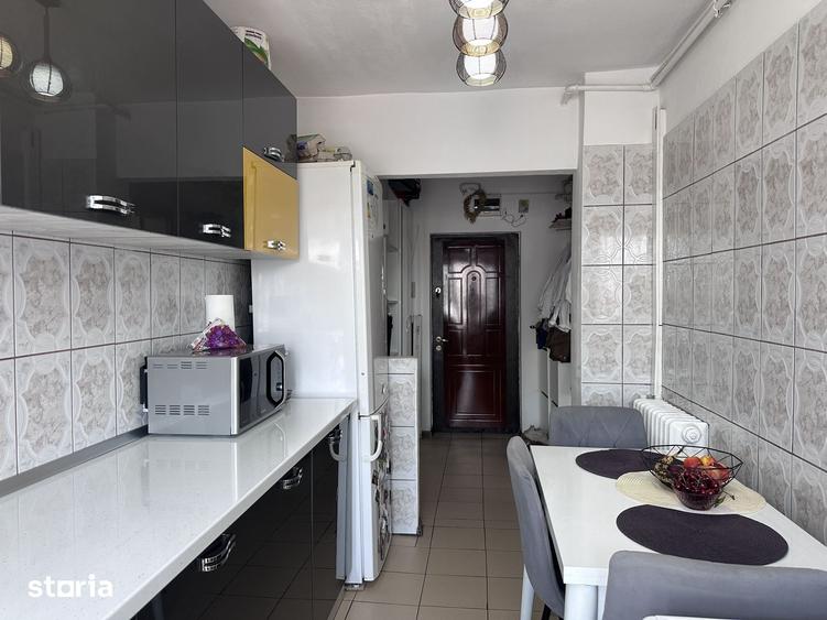 Primitor ?i luminos! Vanzare apartament cu 2 camere in M6, Targovi?te. - 12