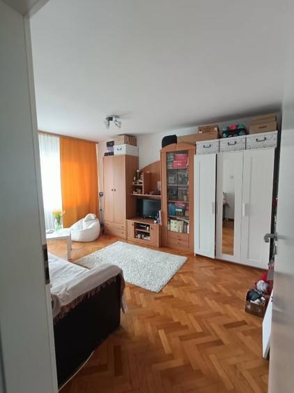 Garsonieră decomandată, mobilată în Complex Studențesc