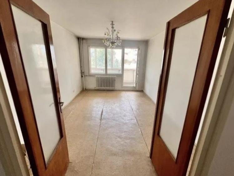 Apartament cu 3 camere decomandat, mobilat în Pantelimon