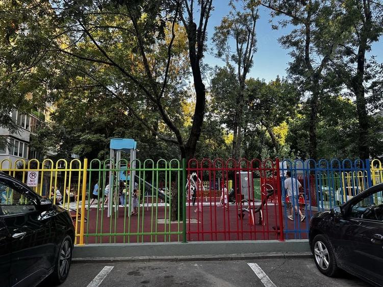 Apartament cu 2 camere decomandat în Eroii Revoluției