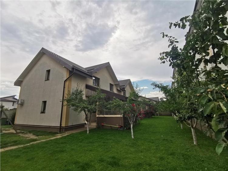 Casă individuală cu 5 camere cu Canalizare în Chiajna