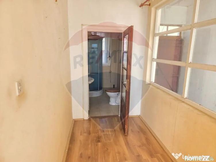 Casă cu 5 camere cu Teren 1010 Mp în Ultracentral