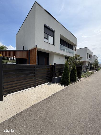 Casă cu 5 camere cu Teren 457 Mp în Corbeanca