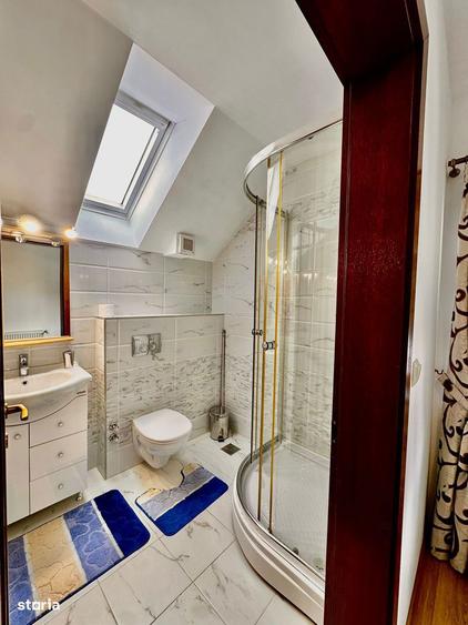 Casă cu 5 camere cu Teren 1200 Mp în Central