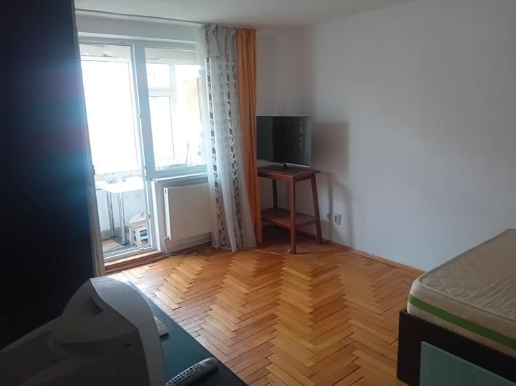 Apartament cu 2 camere decomandat în Precista