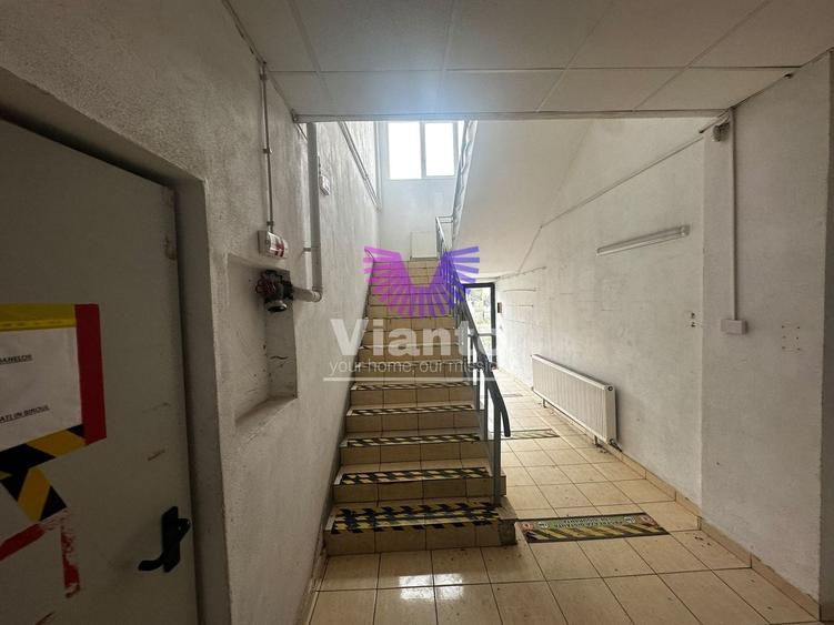 Birou, de 385 mp, în Central