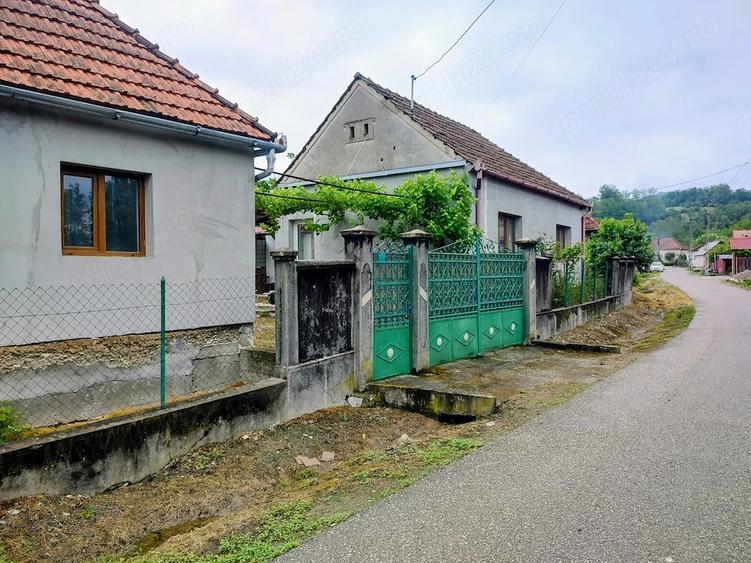 Casă cu Teren 2135 Mp în Ilteu