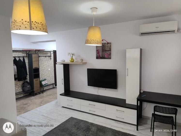 Apartament cu 3 camere decomandat în Fundeni