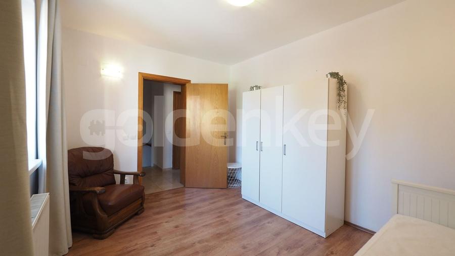 Duplex cu 5 camere cu Canalizare în Iancu Nicolae