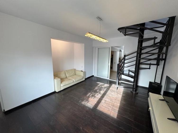 Apartament cu 3 camere semidecomandat în Vatra Luminoasă