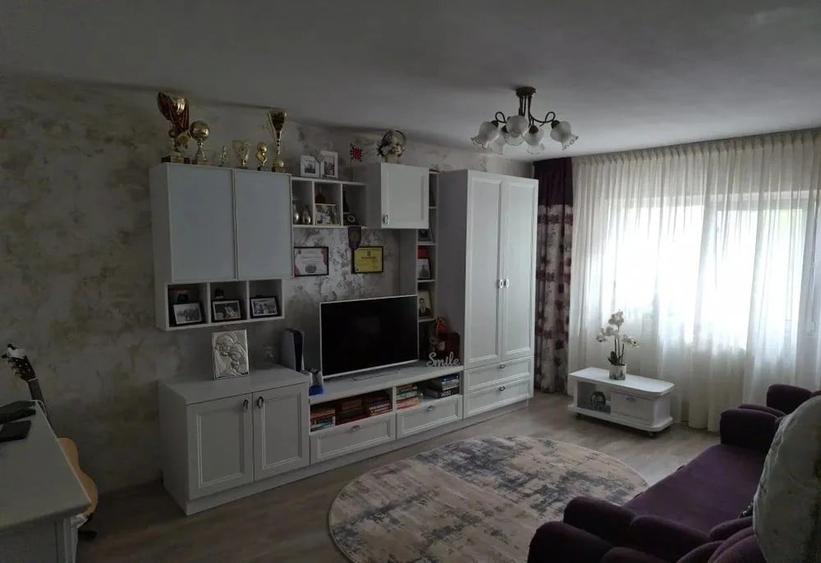 Apartament cu 2 camere decomandat în Nicolina