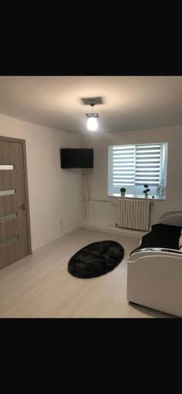 Apartament cu 2 camere semidecomandat, mobilat în Tomis Nord