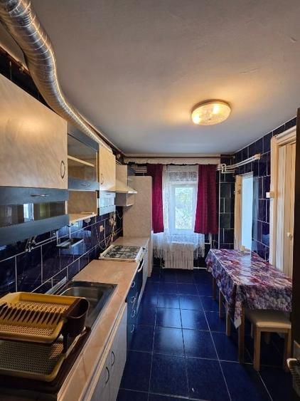 Apartament cu 3 camere decomandat, mobilat în Tineretului