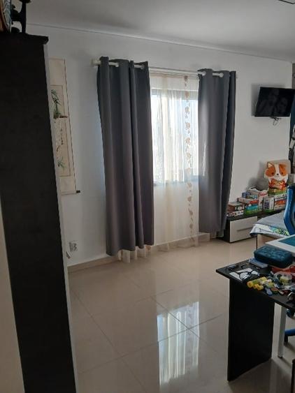 Casă individuală cu 4 camere cu Canalizare în Breazu