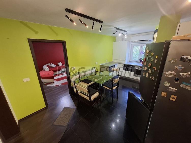 Apartament cu 3 camere decomandat, mobilat în Lunei
