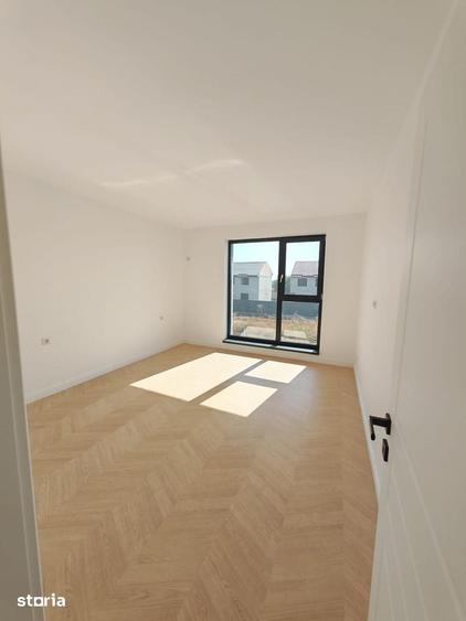 Casă cu 4 camere cu Teren 450 Mp în Cernica