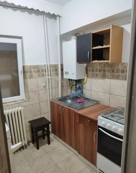 Garsonieră decomandată, mobilată în Independenței