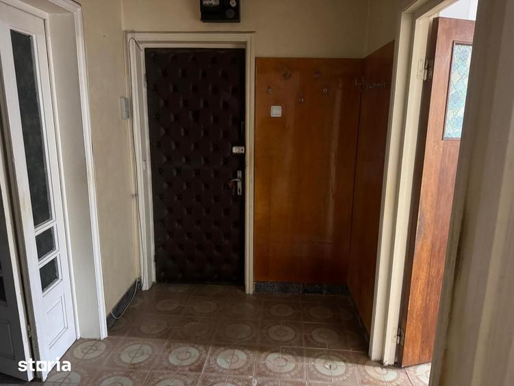 Apartament cu 3 camere decomandat în Tomis II