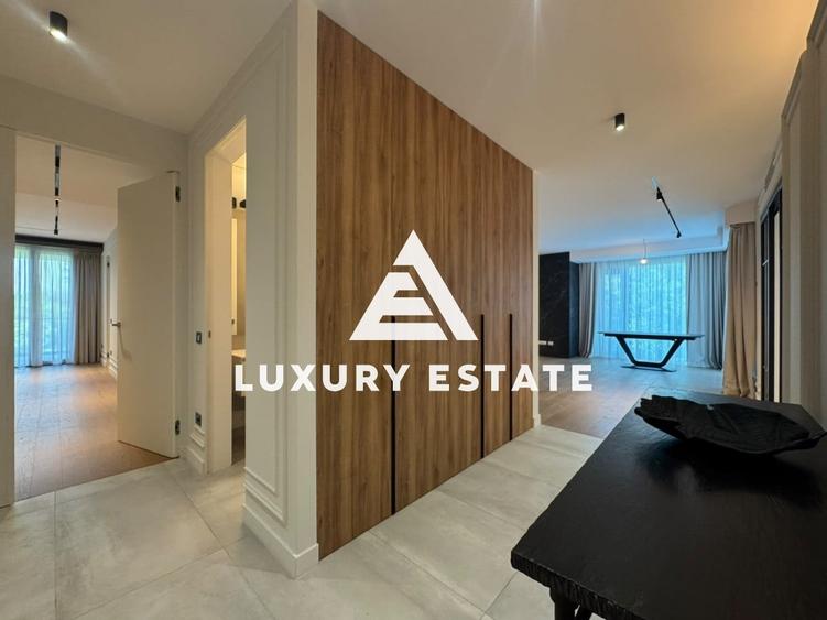 Apartament cu 4 camere semidecomandat în Aviatorilor