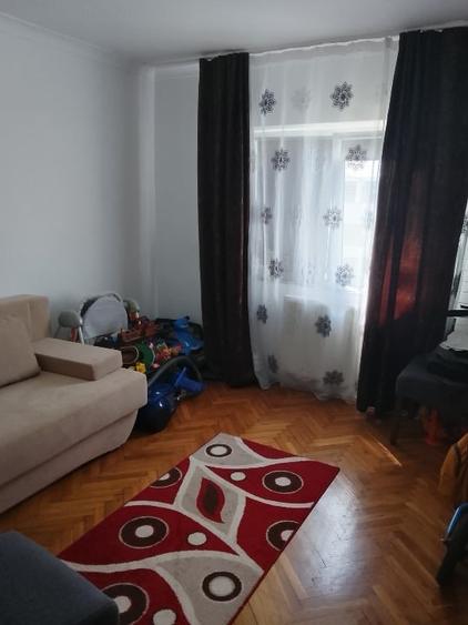 Vând ap. 3 cam. - 8