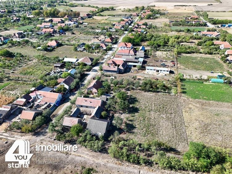 Casă cu 3 camere cu Teren 2880 Mp în Sintea Mare