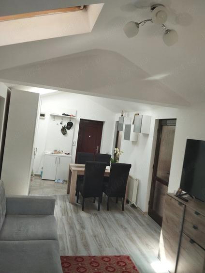 Apartament cu 3 camere semidecomandat în Câmpului