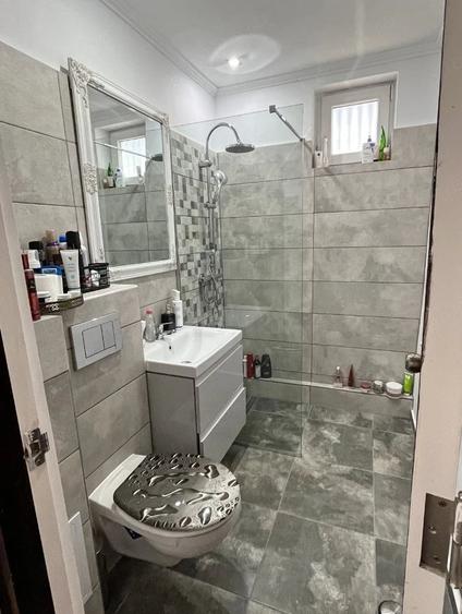 Apartament cu 3 camere decomandat în Podgoria