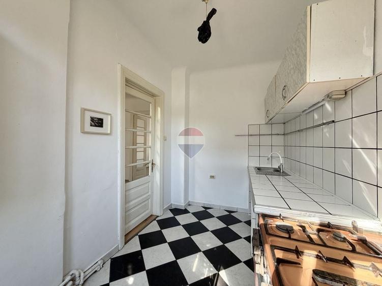 Duplex cu 3 camere cu Teren 182.5 Mp în Eroii Revoluției