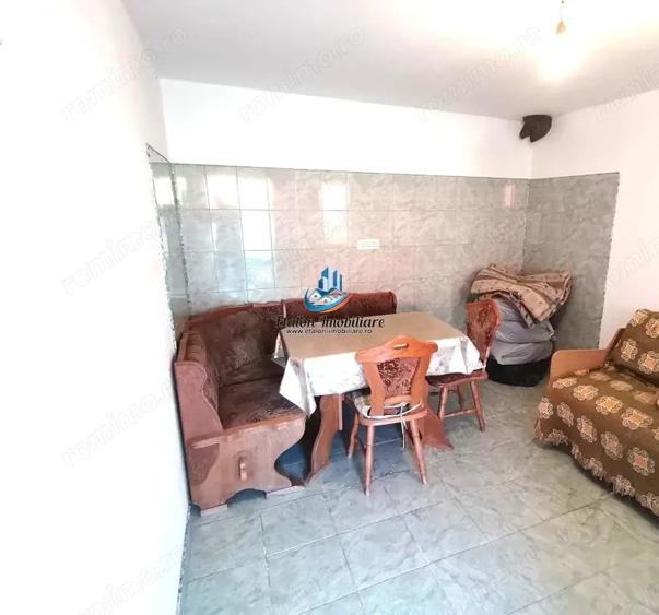 Casă cu 6 camere cu Teren 1000 Mp în Sărata