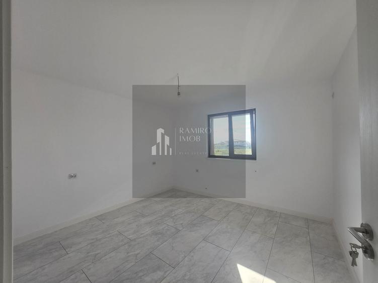 Casă individuală cu 6 camere cu Canalizare în Nord-Est