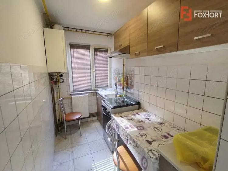 Apartament cu 2 camere semidecomandat, mobilat în P-ța Doina