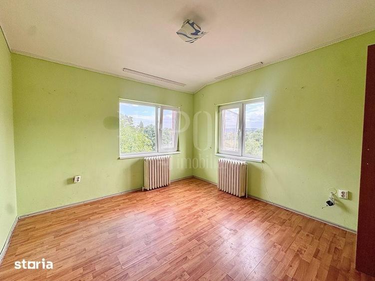 Casă cu 8 camere cu Teren 500 Mp în Iris