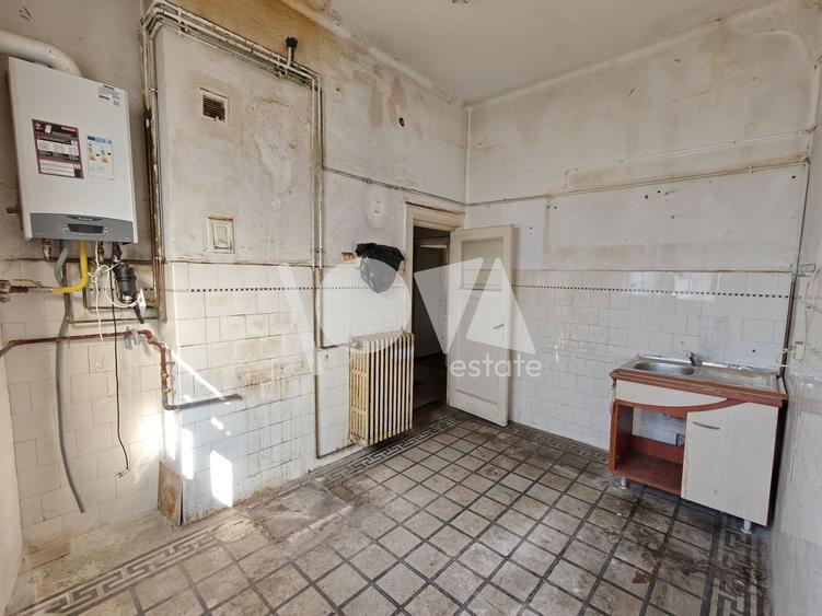 Apartament cu 3 camere semidecomandat în P-ța Sfântul Ștefan